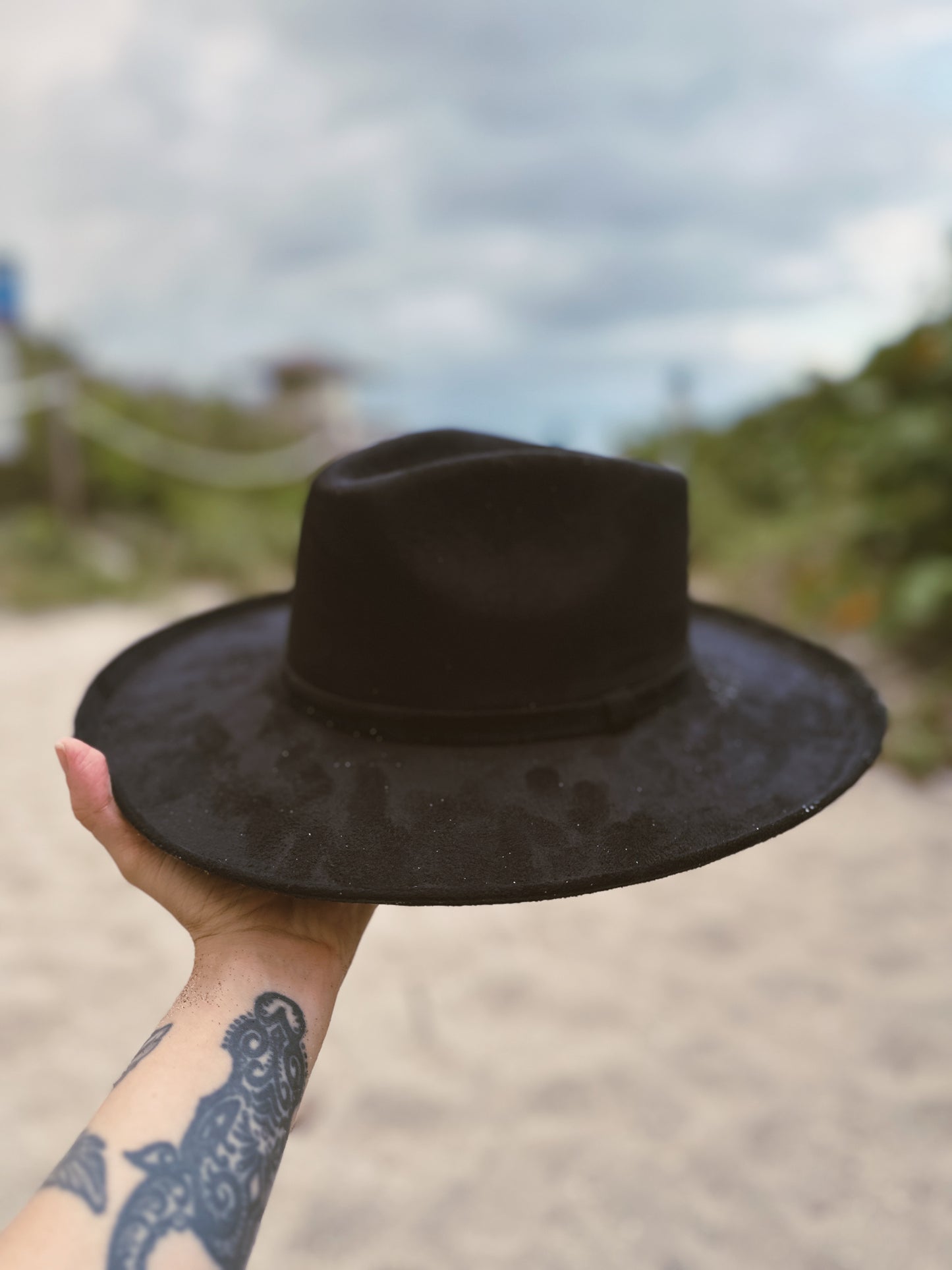 THE BARREL HAT - BLACK