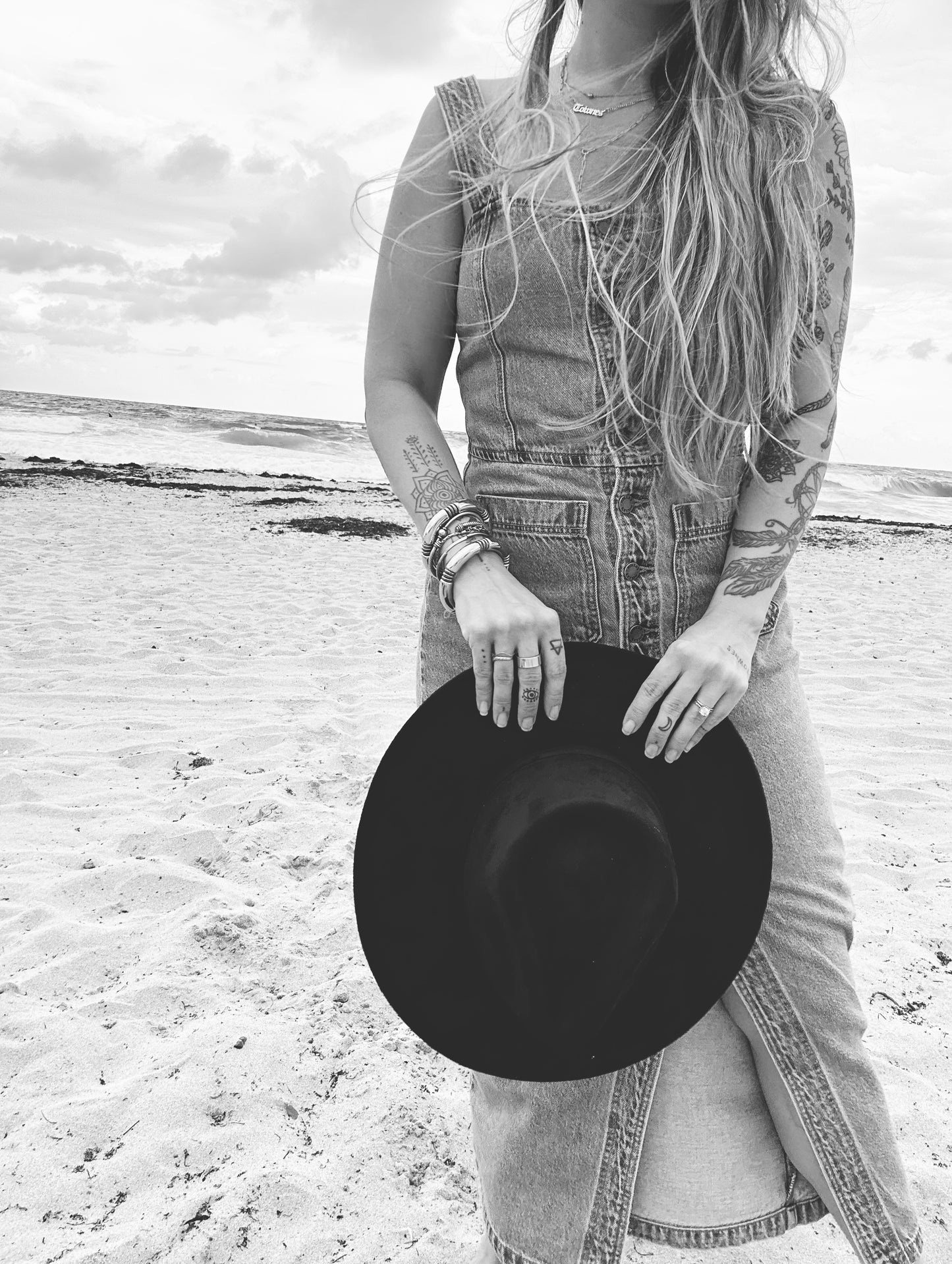 THE BARREL HAT - BLACK
