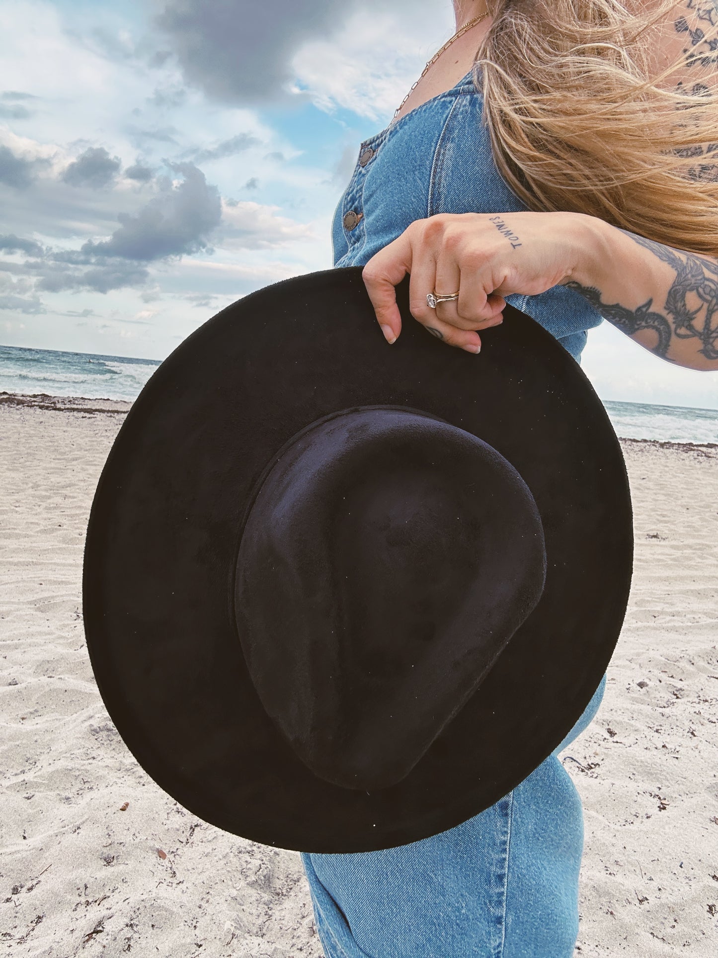 THE BARREL HAT - BLACK